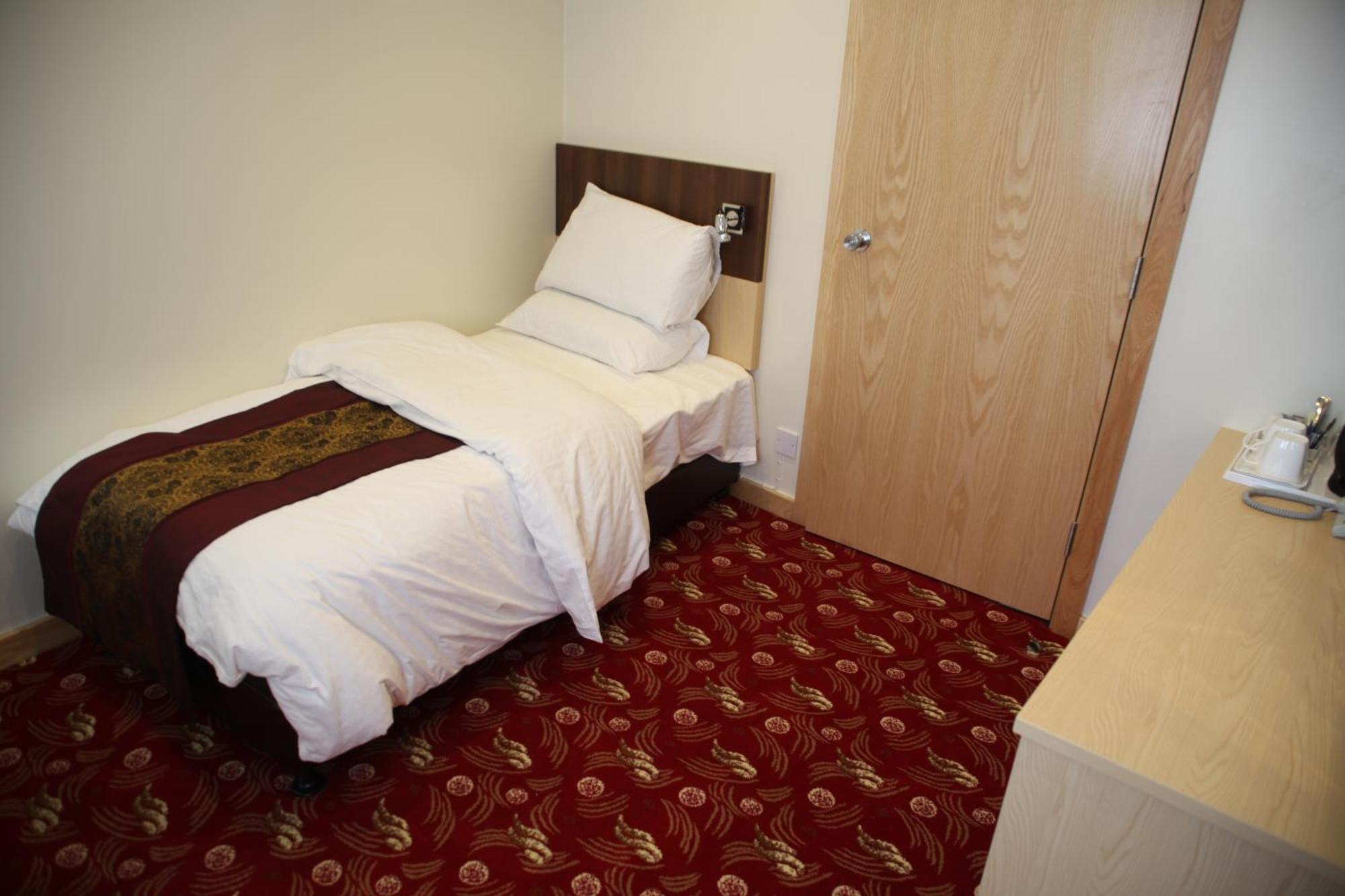 Cambridge Hotel Huddersfield Bilik gambar