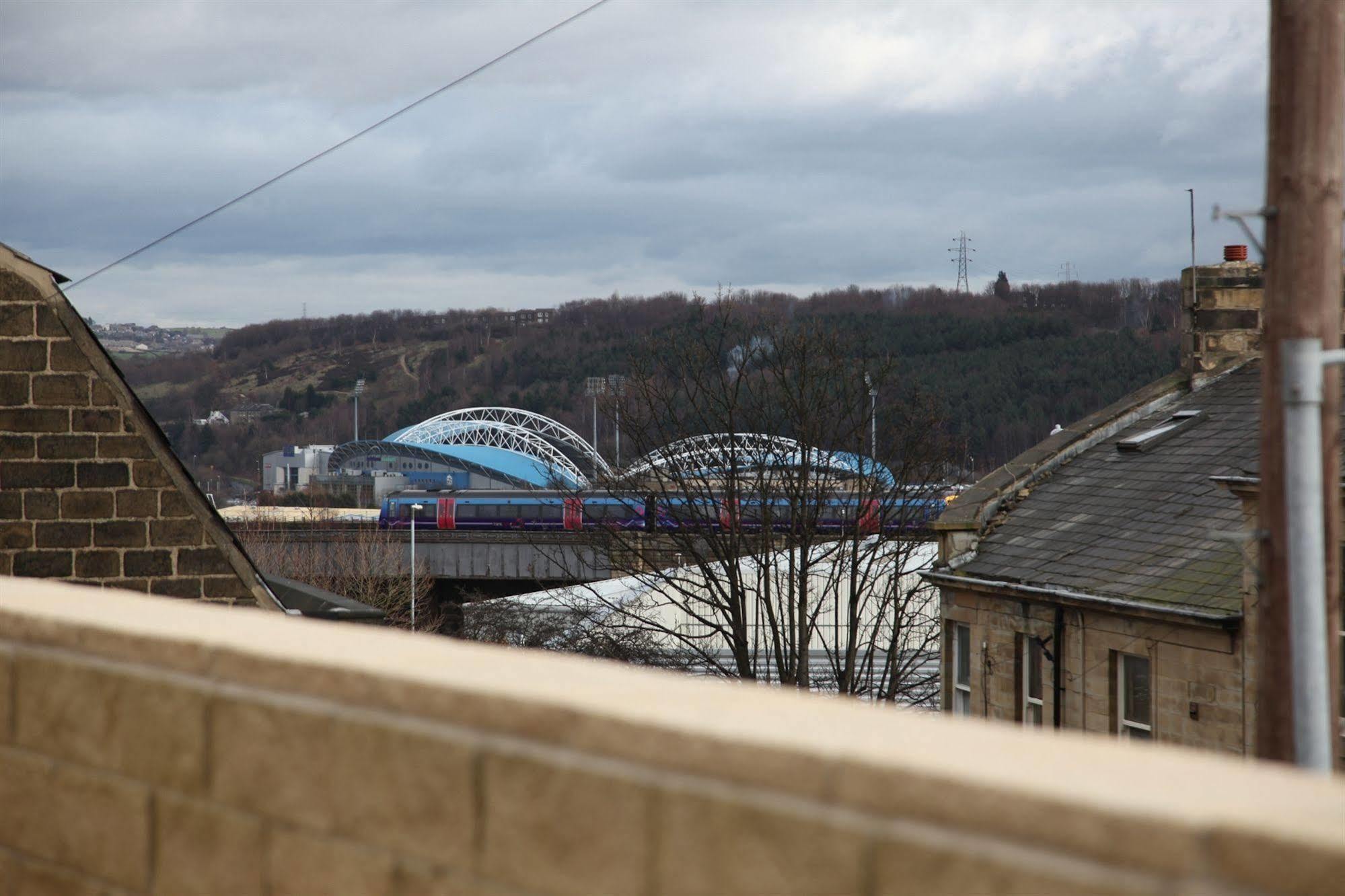 Cambridge Hotel Huddersfield Luaran gambar